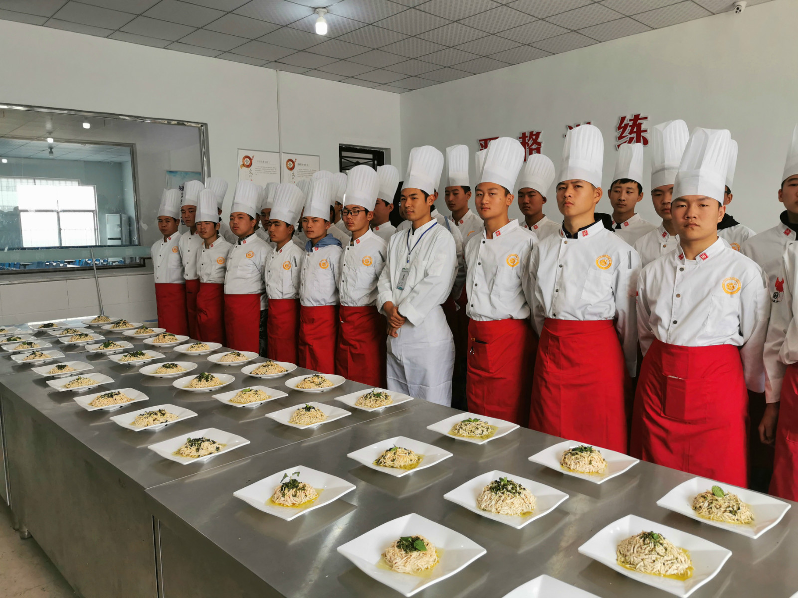 在厨师学校学习是怎样的体验_学厨师_陕西新东方烹饪学校