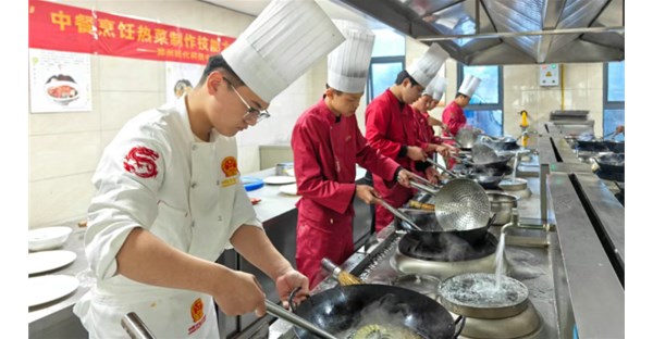 郑州时代科技中等专业学校2025年 “时代工匠” 技能大赛决赛圆满举行